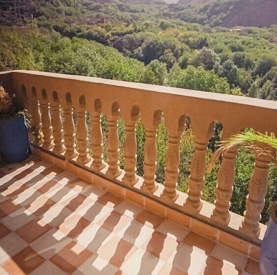 اتاق لوکس چهار تخته, Riad Atlas 4 Seasons