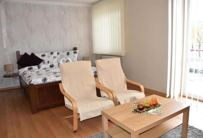 Номер Deluxe с Балконом, Baník Handlová