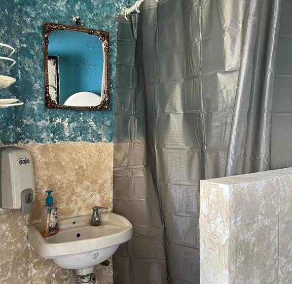 اتاق استاندارد سه تخته با سرویس بهداشتی مشترک, Cristales De Antigua Hotel Cristal