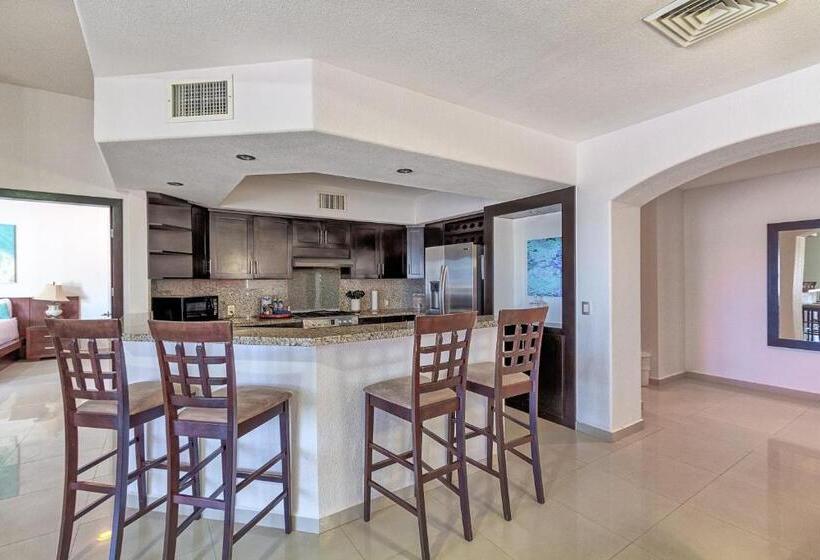 דירת שלושה חדרים, Laguna Shores Resort