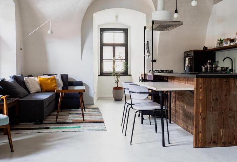 带1个卧室的公寓, Long Story Short Hostel & Café