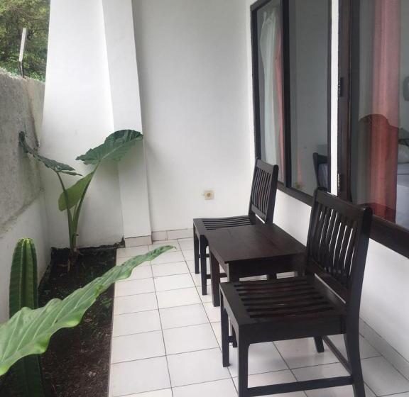 غرفة إقتصادية, Padang Padang Inn