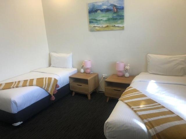Suite with lake view, Gunyah
