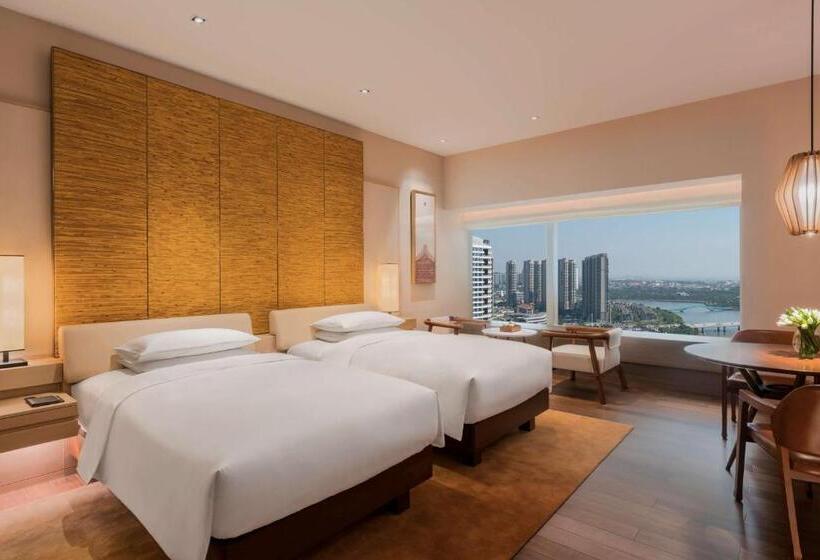 Номер Клуб, Hyatt Regency Xiamen Wuyuanwan