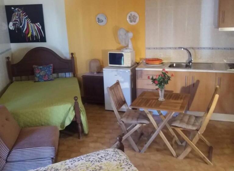 Family Room, Guest House Pacifica