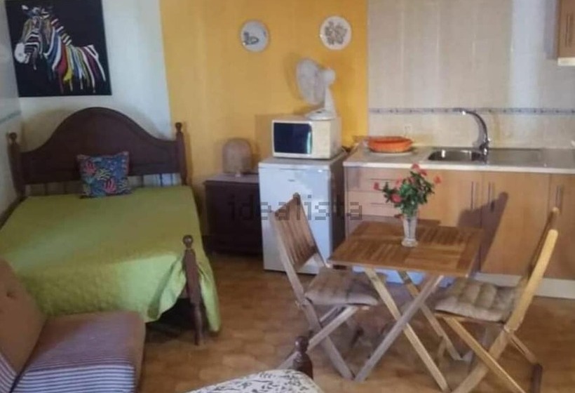 Family Room, Guest House Pacifica
