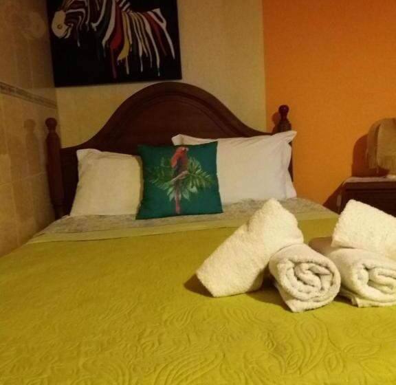 Family Room, Guest House Pacifica