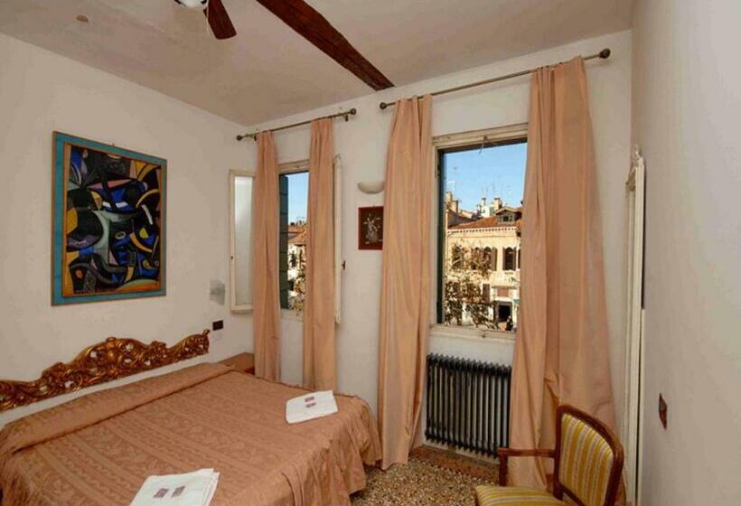 Chambre Standard, Antico Capon
