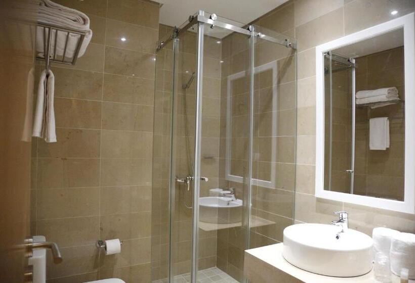 غرفة قياسية ثلاثية, Ponte Sor