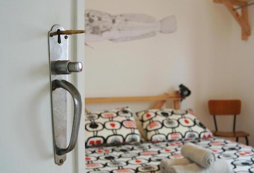 Номер Стандарт Совместная Ванная, Nazaré Hostel   Rooms & Dorms