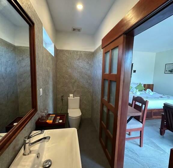 标准工作室带阳台, Indra Angkor Residence