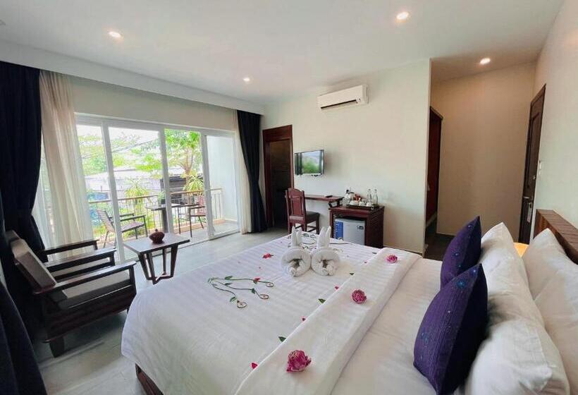 标准工作室带阳台, Indra Angkor Residence