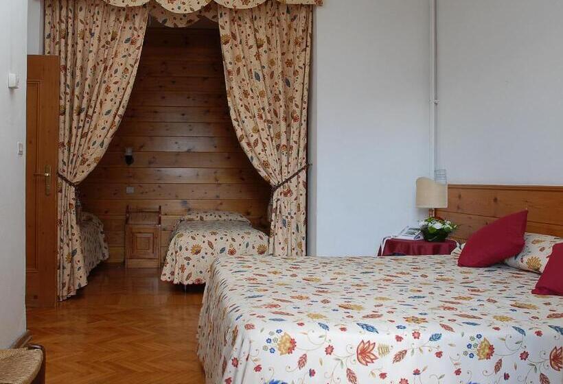 Четырехместный Номер Стандарт, Albergo Dolomiti