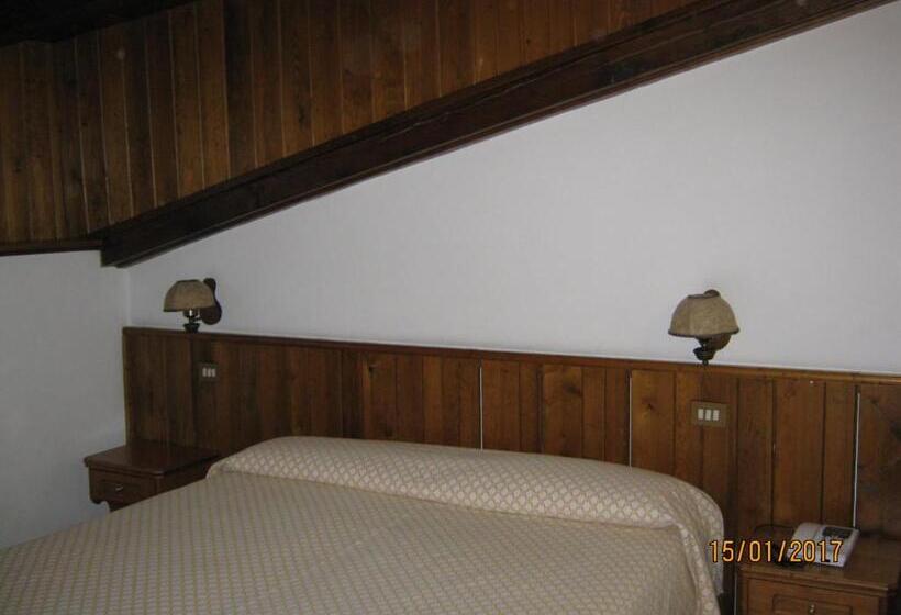 Номер Стандарт Трехместный, Albergo Dolomiti