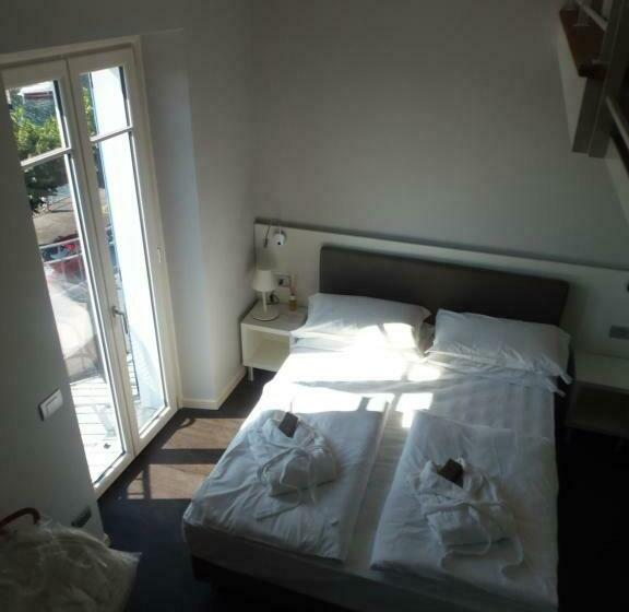 Номер Deluxe Кровать Кинг, Albergo Dongo