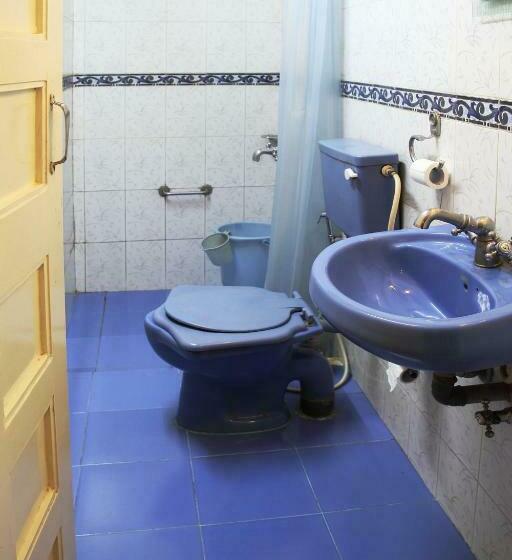 Quarto Estandar, Malas
