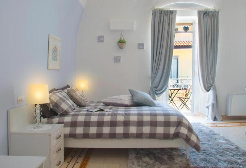 סוויטת ג'וניור עם מרפסת, B&b Mimmo E Valeria