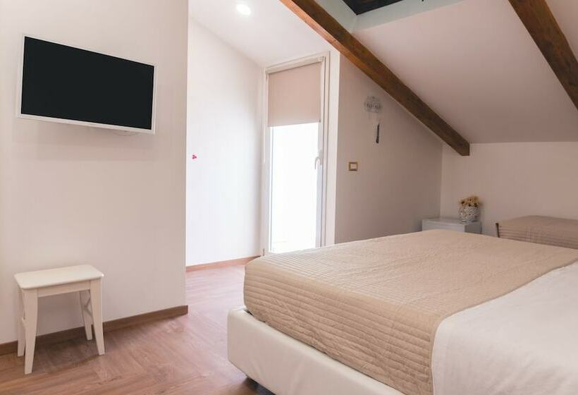 اتاق لوکس با بالکن, Fata34 Luxury B&b