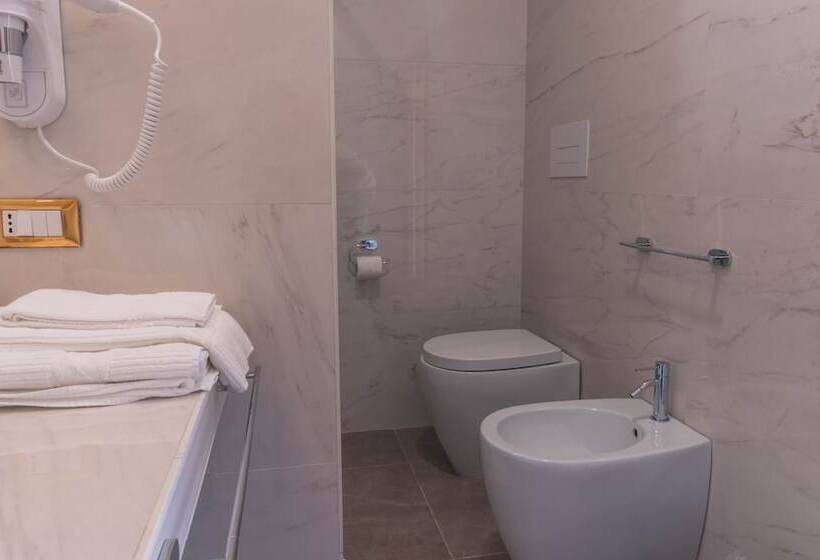 اتاق لوکس با بالکن, Fata34 Luxury B&b