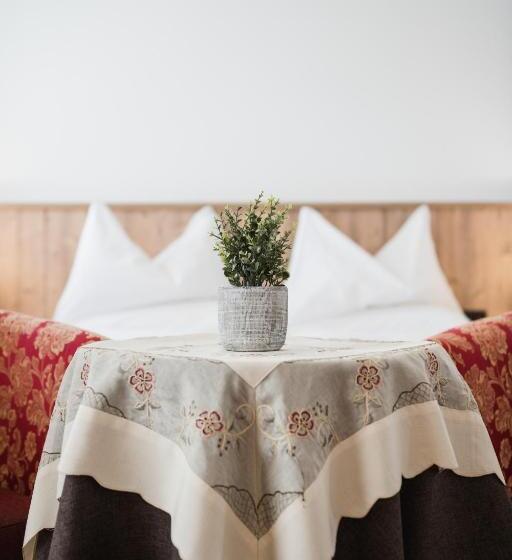 Номер Deluxe с Балконом, Laguscei Dolomites Mountain