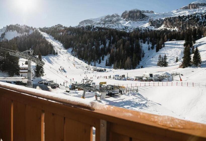 اتاق استاندارد یک نفره, Laguscei Dolomites Mountain