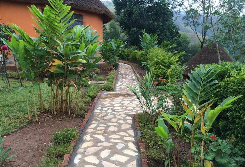 اتاق لوکس با تخت بزرگ, Nyore Hillside Retreat