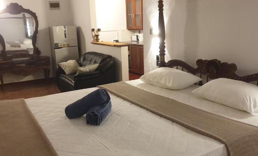 Трехместный Номер Стандарт с Балконом, Residence Jasmine