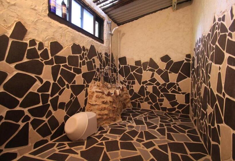 Кровать в Общей Комнате, Taketomijima Guesthouse And Je Taime