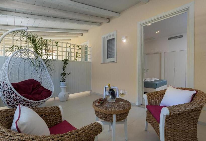 Habitació Triple Deluxe, Artemide
