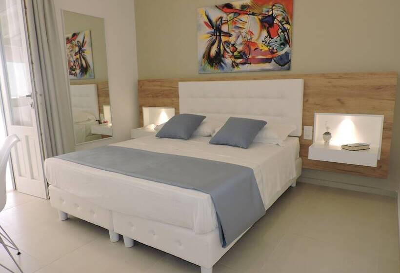 Habitació Triple Deluxe, Artemide