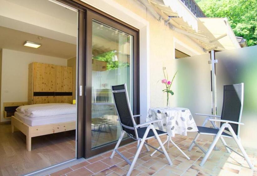 テラス付きスタンダードルーム, Römerrast