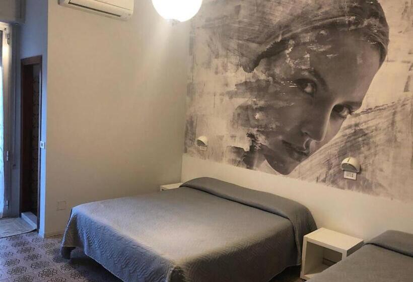 Economy Triple Room, Wega