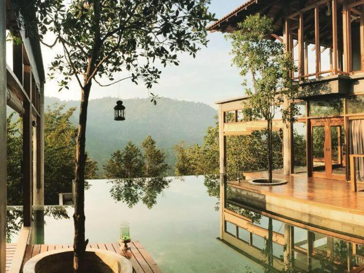 Люкс Дюплекс, The Shorea