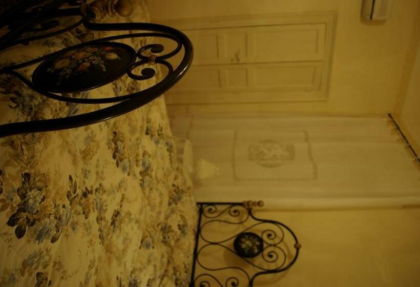 اتاق استاندارد, Aci E Galatea