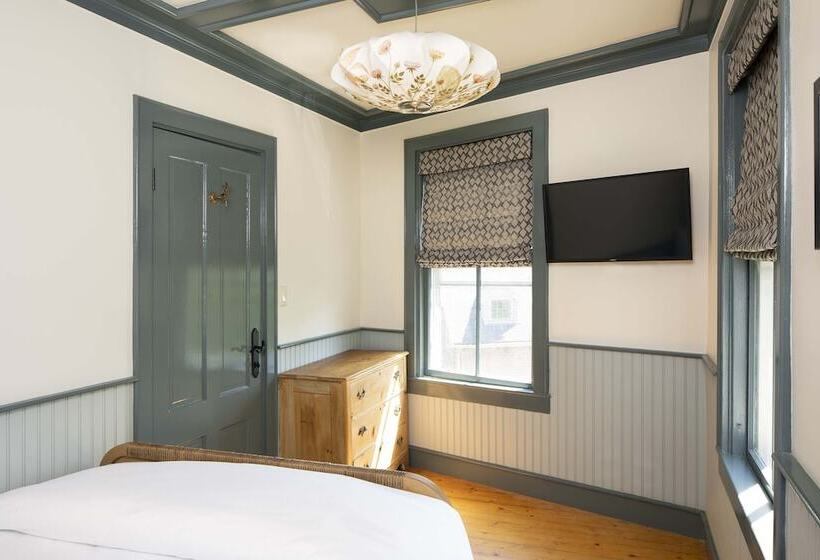 이코노미 룸, Life House, Nantucket