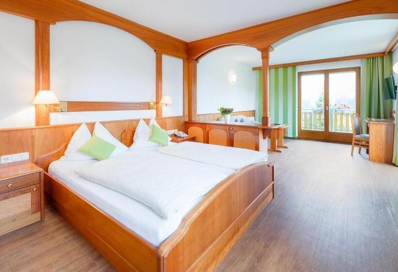 سوییت جونیور با بالکن, Golf Tennis Wellnesshotel Mori