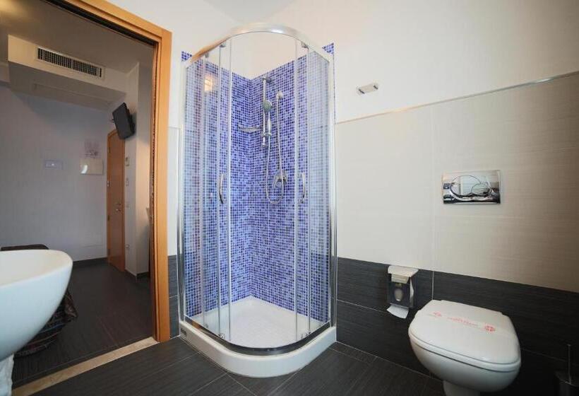 Quarto Familiar, Caribia Pinarella
