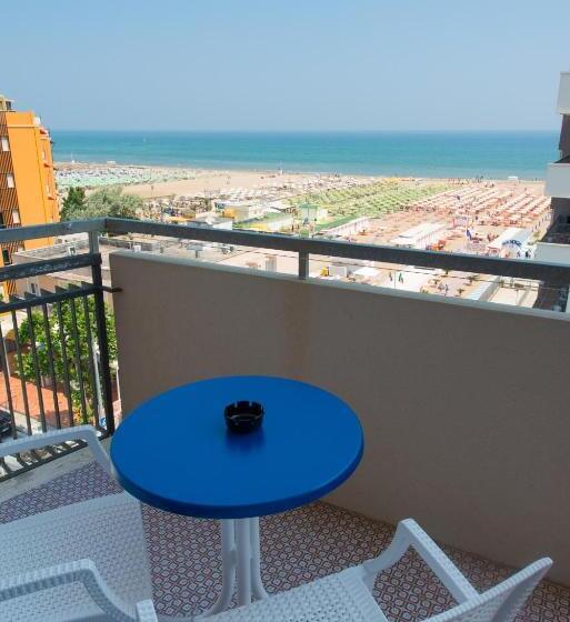 Quarto Estandar Vista Mar Lateral, 2000