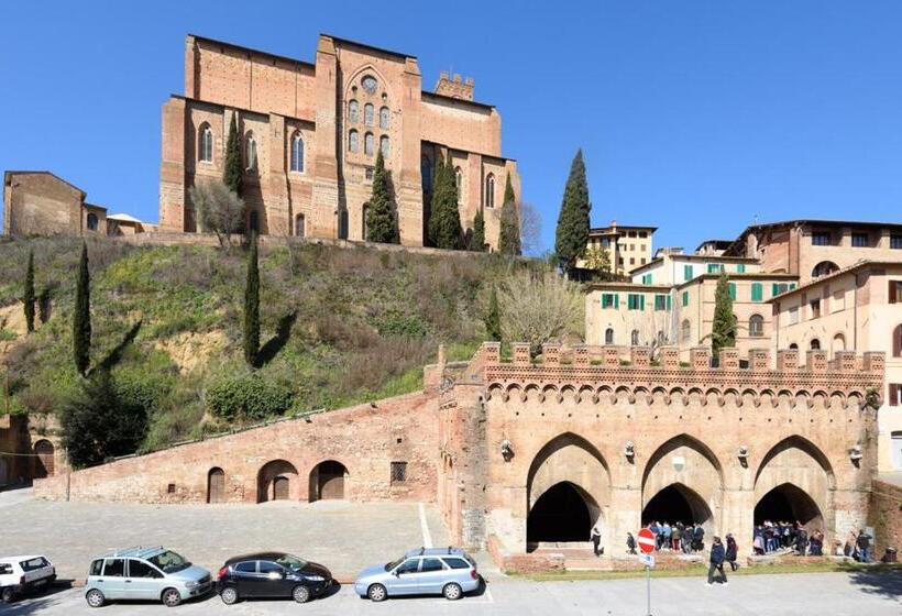 آپارتمان 2 خوابه, Siena Vip B&b