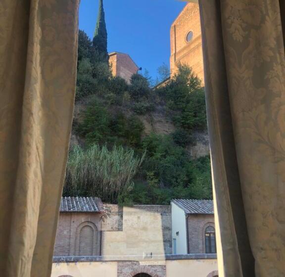 آپارتمان 2 خوابه, Siena Vip B&b