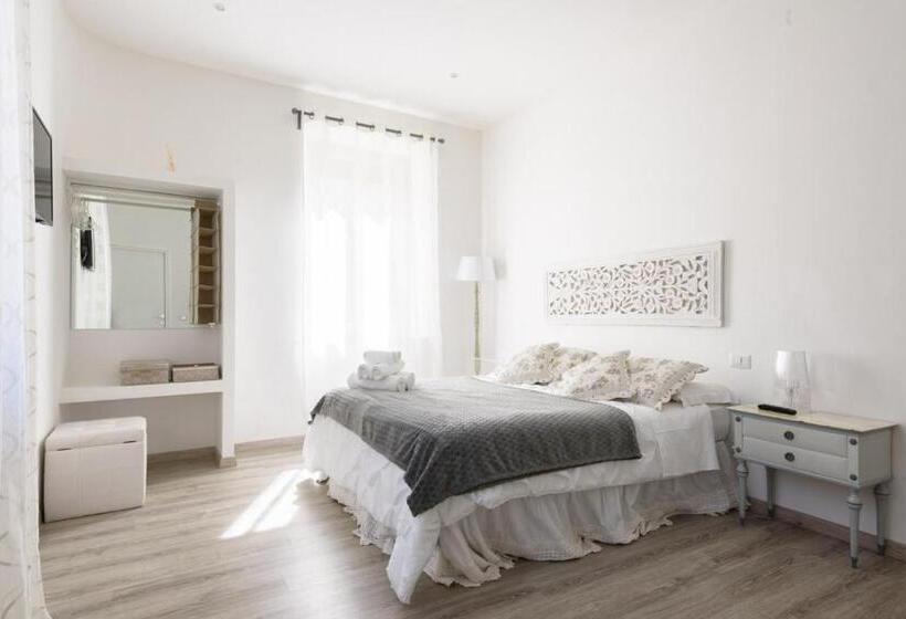 سوئیت جونیور با چشم‌انداز باغ, Siena Vip B&b