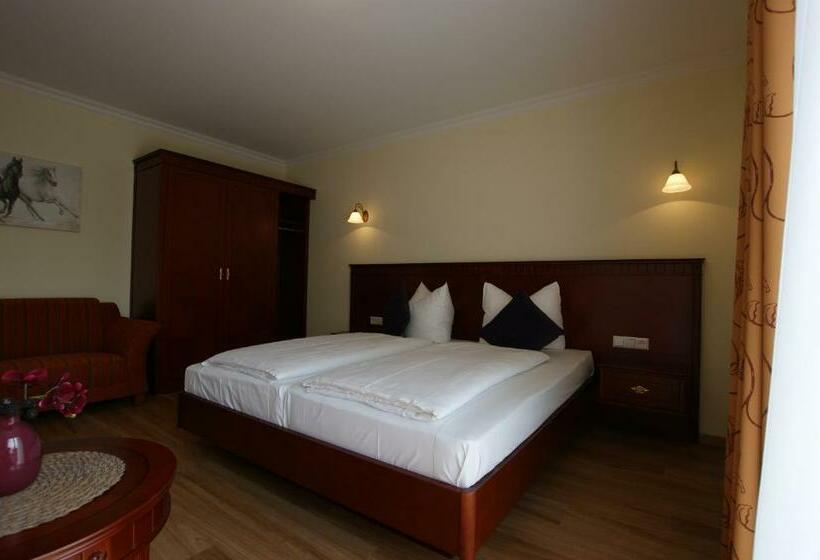 חדר סטנדרט עם מרפסת, Waldcafé Hotel Restaurant