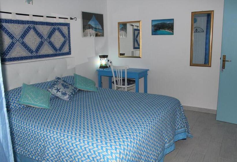 اتاق سه نفره دلوکس با چشم‌انداز دریا, B&b Acquadolce