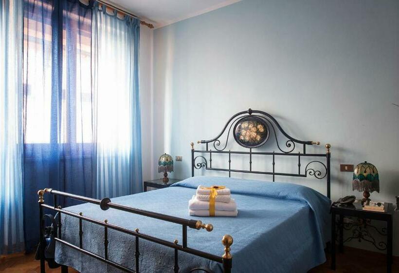 バルコニー付きスタンダードルーム, Albergo La Bussola