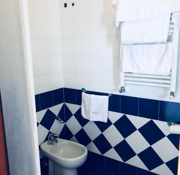 Triple Room Sea View, Elisabetta