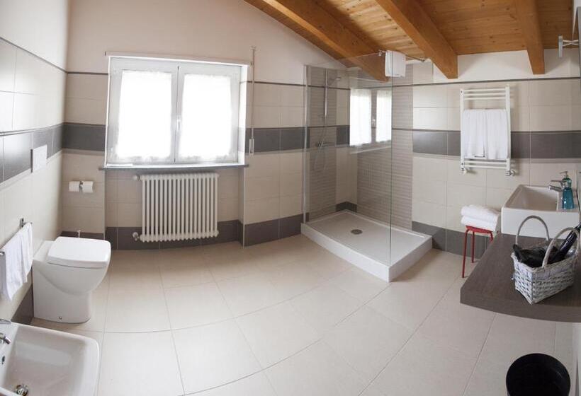 バルコニー付きデラックスルーム, B&b Alba In Langhe