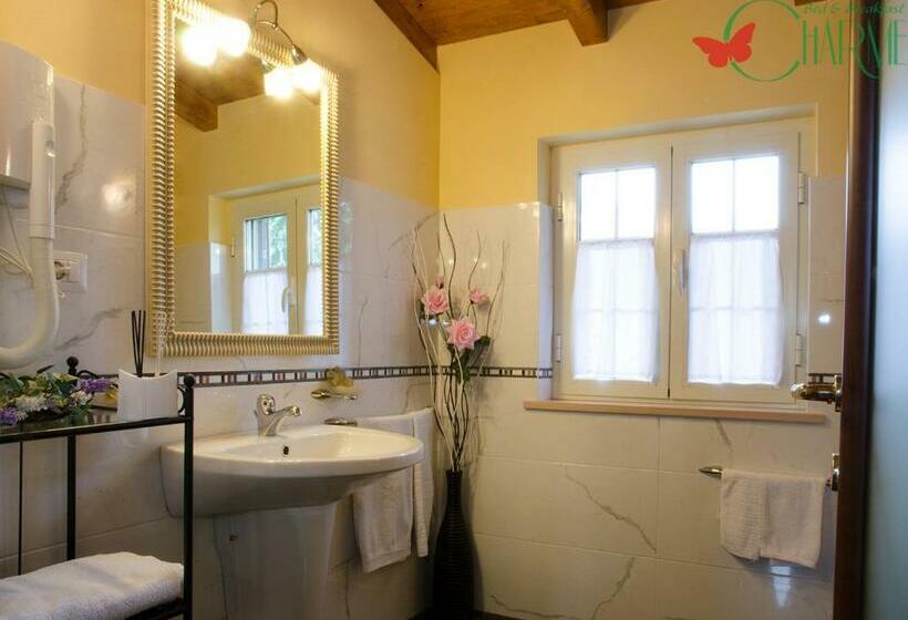 اتاق سوپریور سه تخته, B&b Charme