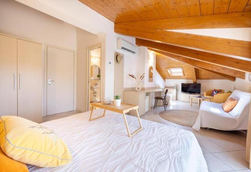 Quarto Triplo Estandar, Balaton