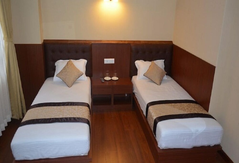 标准间, Juniper Residency