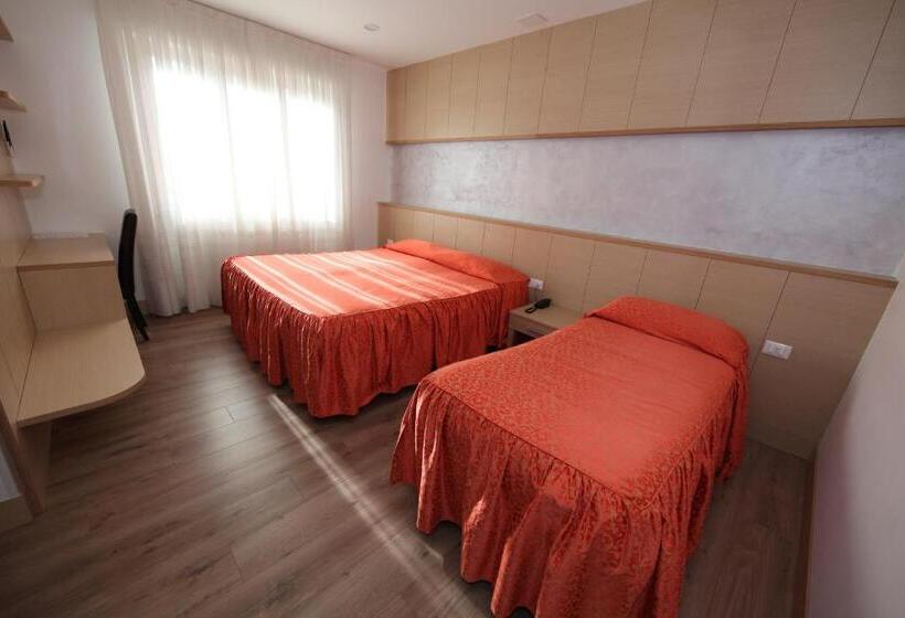 اتاق استاندارد سه نفره, Al Benvenuto Hotel & Restaurant